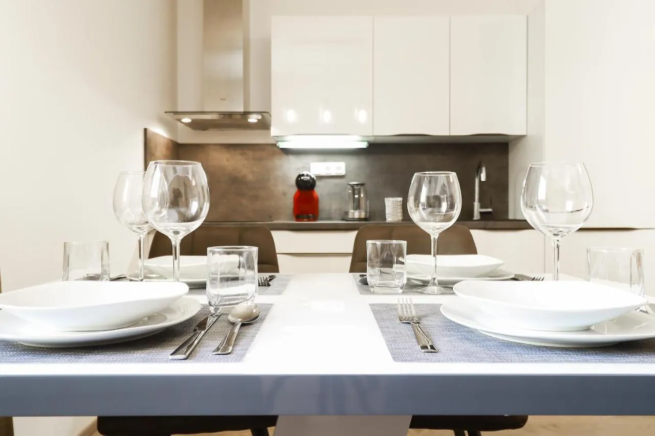 Apartments / 10 Min From Center / O2 Arena Praha