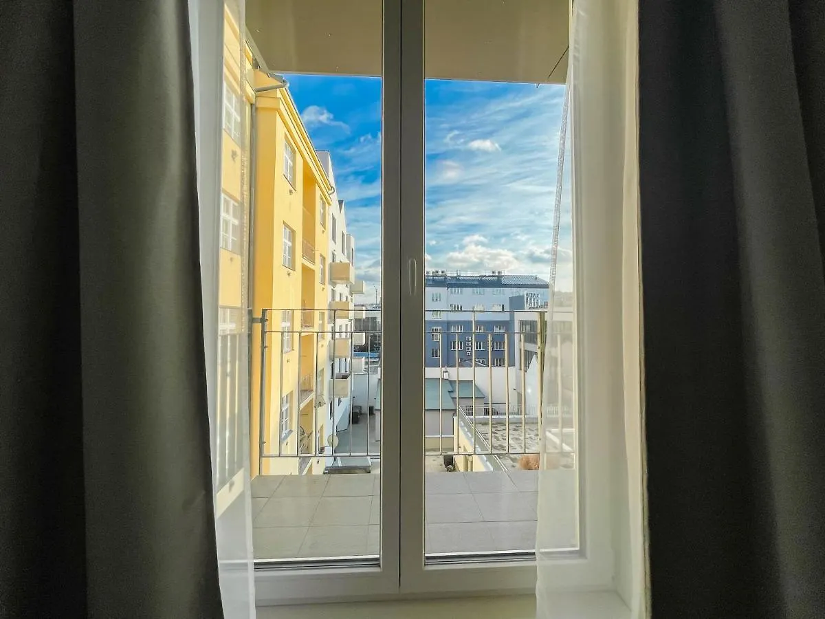 Apartments / 10 Min From Center / O2 Arena Praha